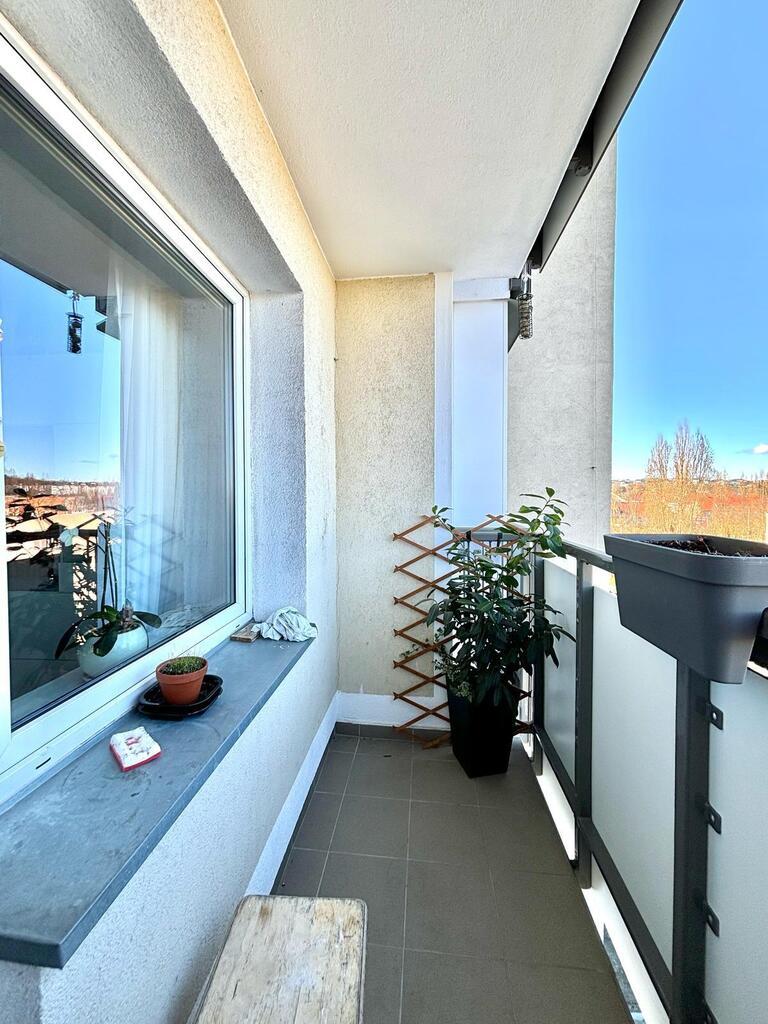 2 POKOJE I 2 BALKONY Z PIĘKNYM WIDOKIEM (9)