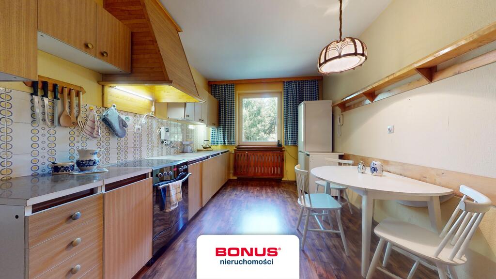 Dom w otulinie lasu (4)