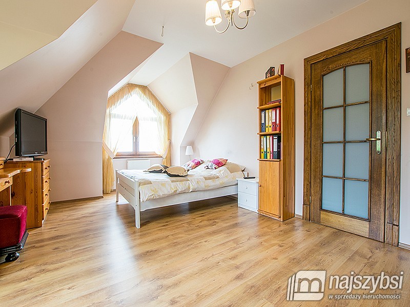 Duży dom z halą (12)