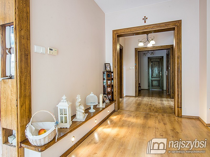 Duży dom z halą (16)