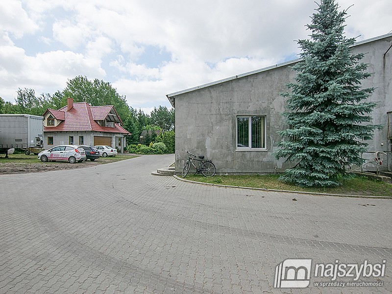 Duży dom z halą (33)