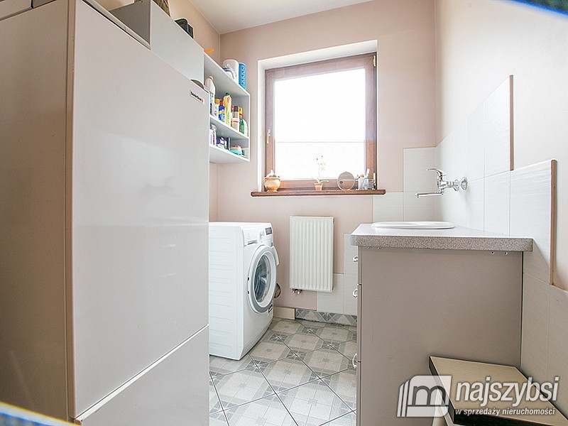 Duży dom z halą (4)