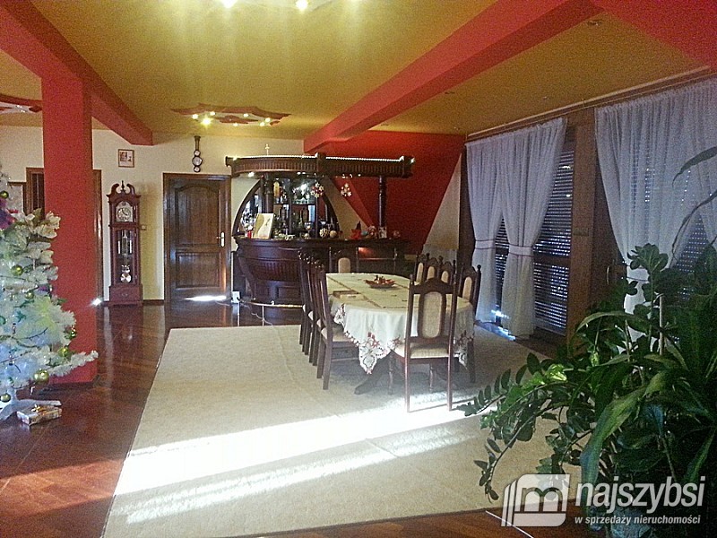 LUKSUSOWY DOM MIESZKALNO - UŻYTKOWY (12)