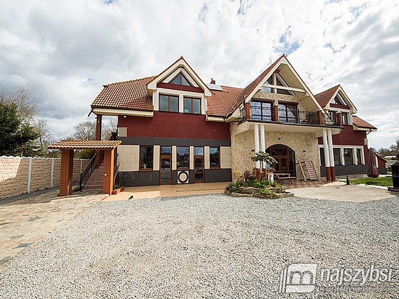 LUKSUSOWY DOM MIESZKALNO - UŻYTKOWY (2)