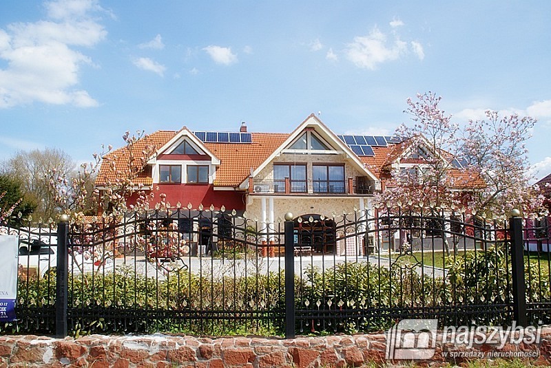 LUKSUSOWY DOM MIESZKALNO - UŻYTKOWY (3)