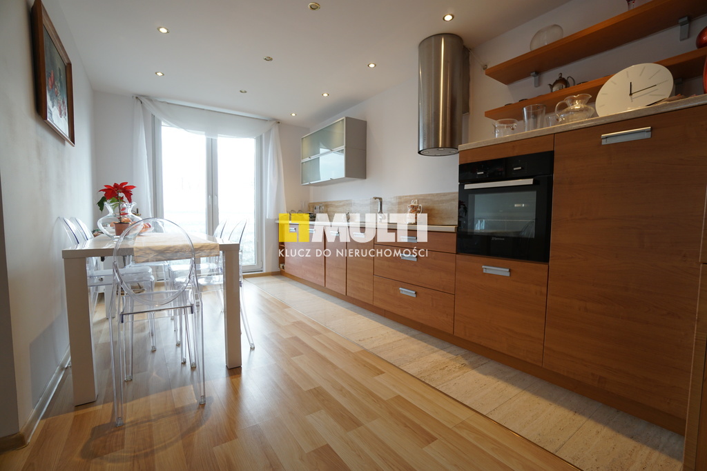 Piękny apartament - 3 łazienki, taras, garaż !!! (3)