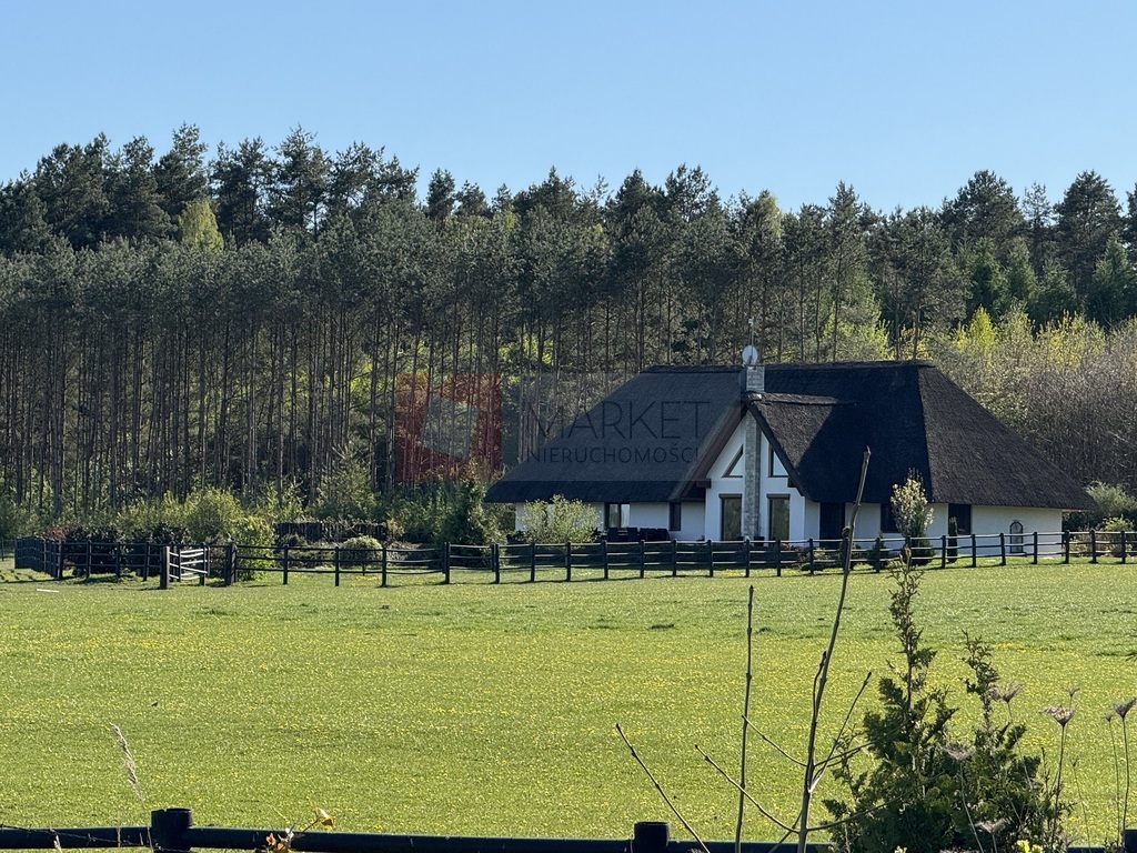Dom i budynek gospodarczy - stadnina koni (6)