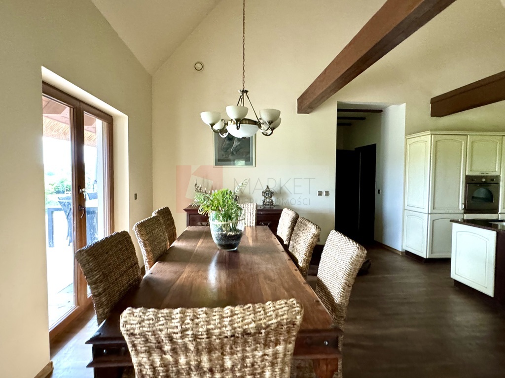 Dom i budynek gospodarczy - stadnina koni (11)