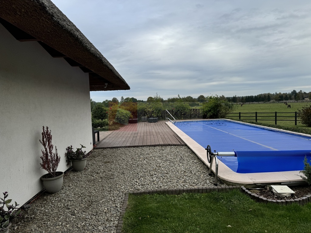 Dom i budynek gospodarczy - stadnina koni (20)