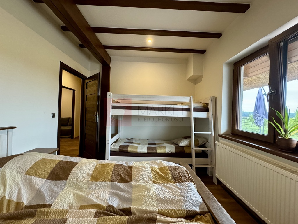 Dom i budynek gospodarczy - stadnina koni (19)