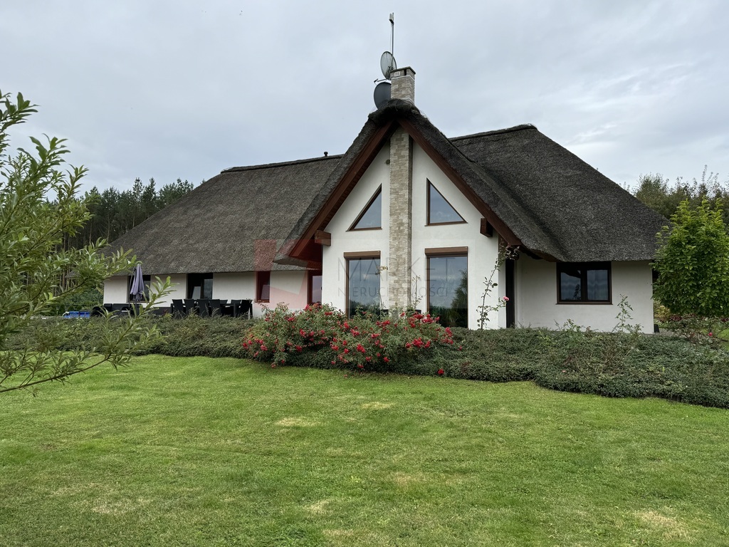 Dom i budynek gospodarczy - stadnina koni (1)