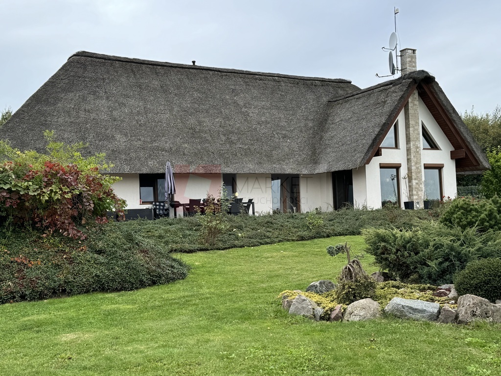 Dom i budynek gospodarczy - stadnina koni (3)