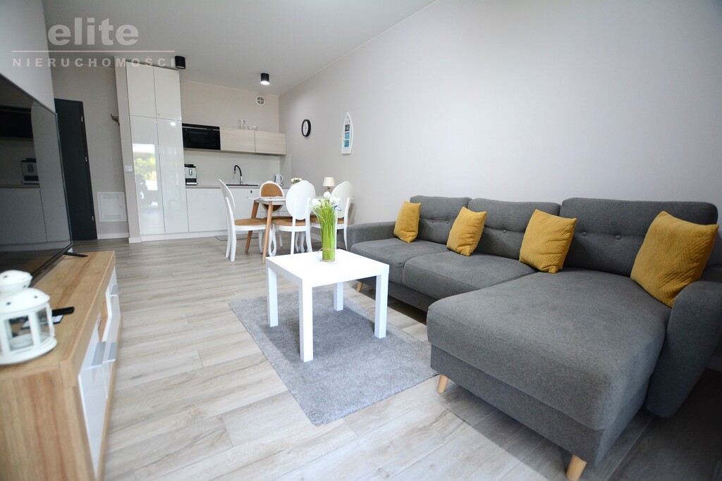 Rewal 2 pok w 1 linii brzegowej +1 m. parkingowe, (10)