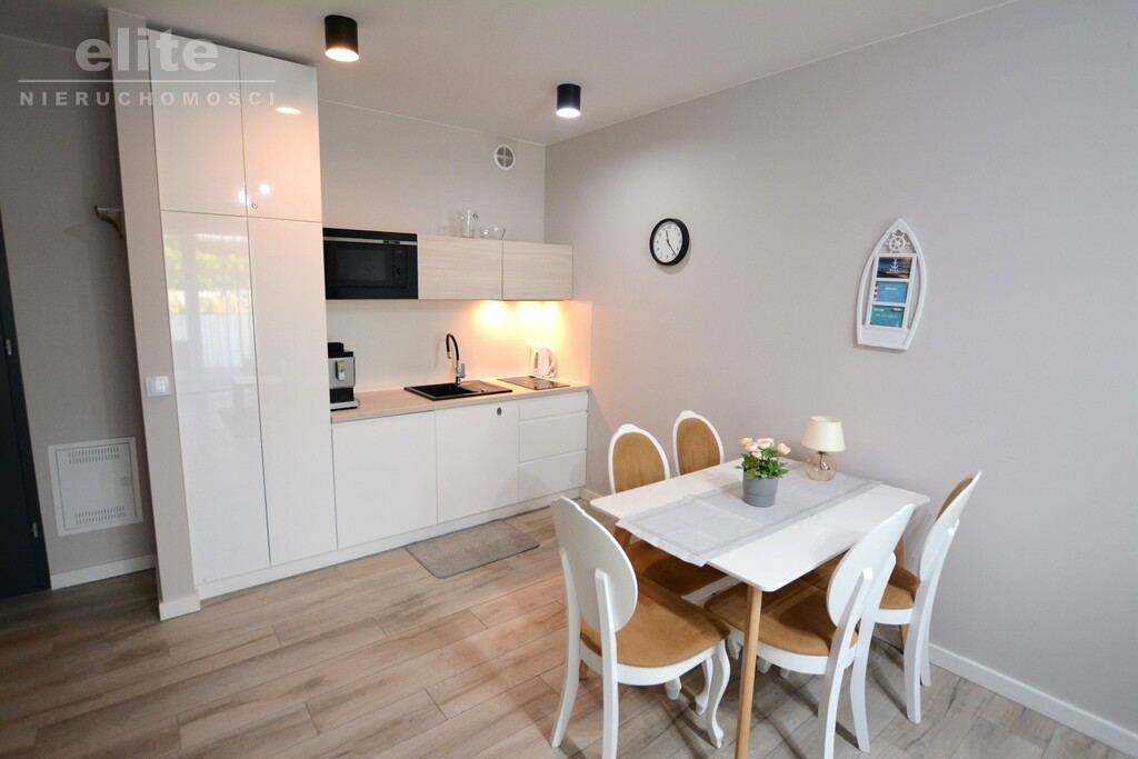 Rewal 2 pok w 1 linii brzegowej +1 m. parkingowe, (11)