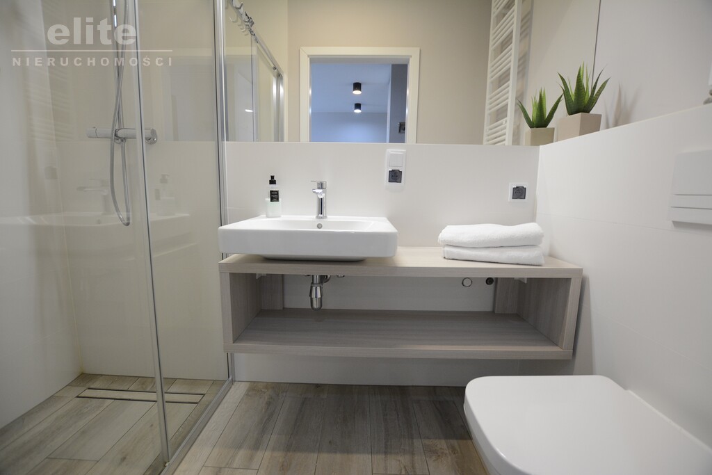 Rewal 2 pok w 1 linii brzegowej +1 m. parkingowe, (14)