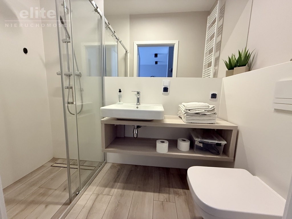 Rewal 2 pok w 1 linii brzegowej +1 m. parkingowe, (19)