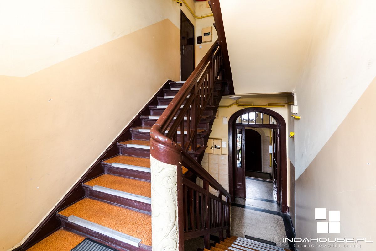 Mieszkanie w kamienicy, centralne ogrzewanie, park (13)