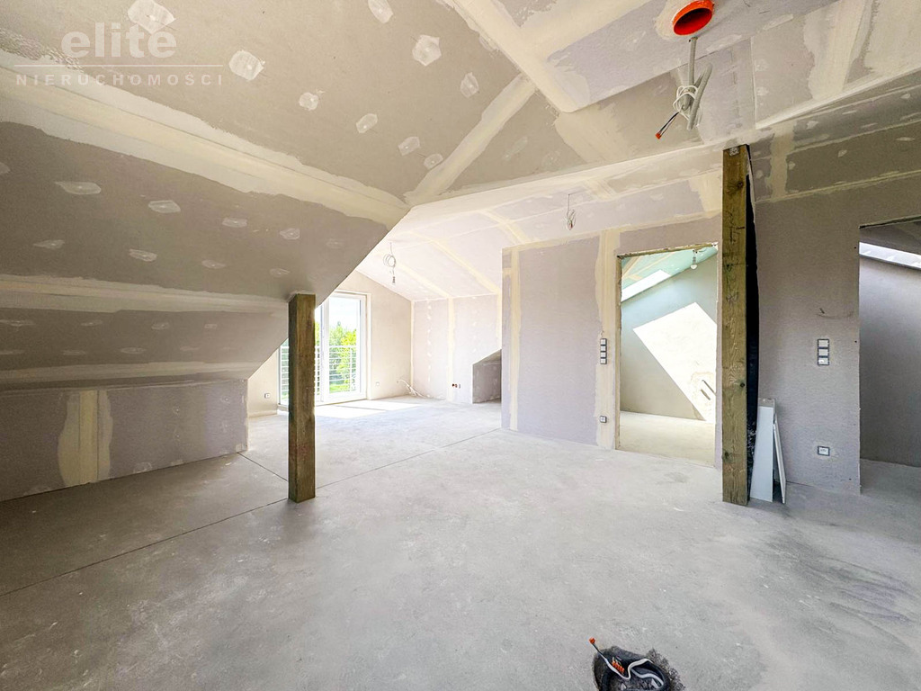 Dwupoziomowe mieszkanie 118m2 5 pokoi ogród (5)