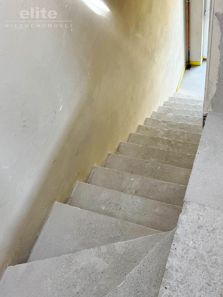 Dwupoziomowe mieszkanie 118m2 5 pokoi ogród (13)