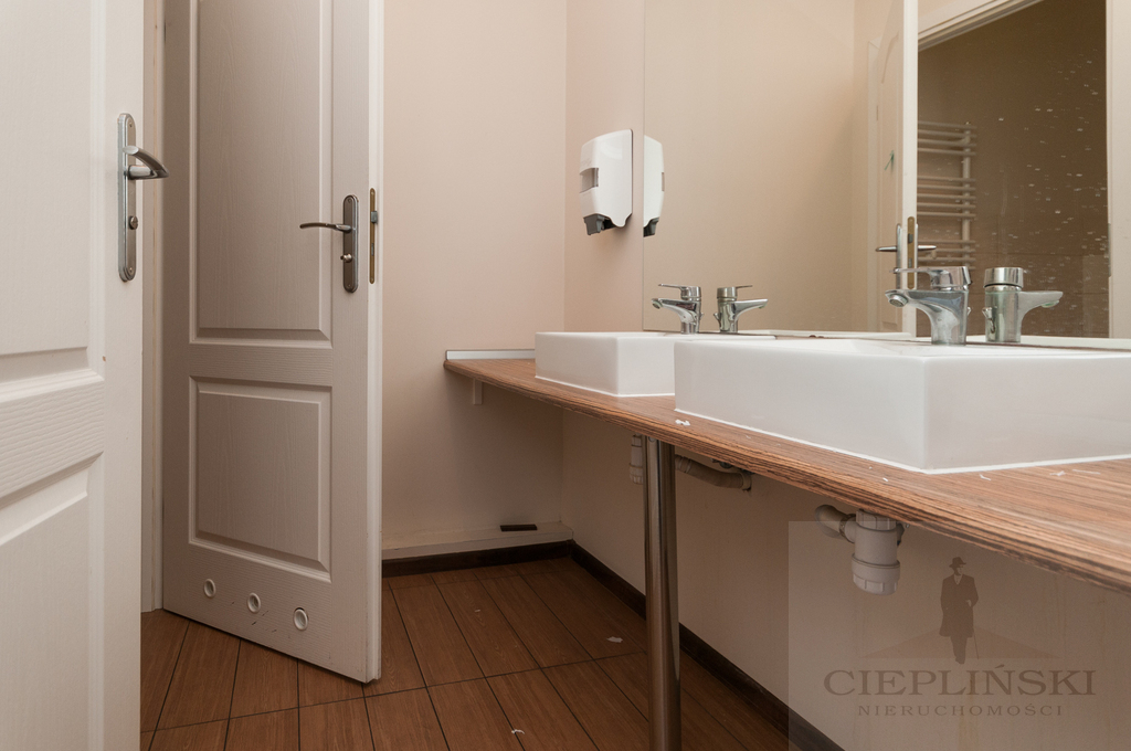 lokal biurowy przy Deptaku Bogusława (14)