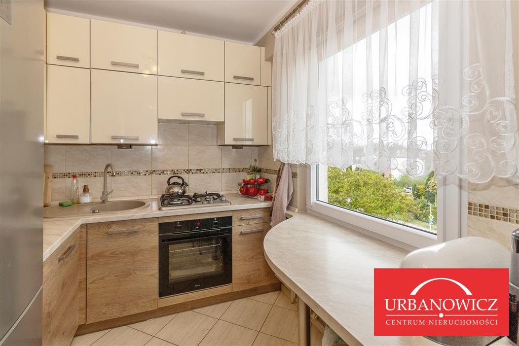 Atrakcyjne 3 pokojowe z dużą loggią ! (1)