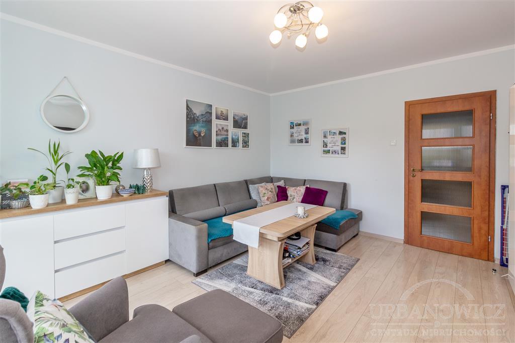 Atrakcyjne 3 pokojowe z dużą loggią ! (3)