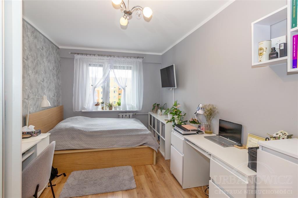 Atrakcyjne 3 pokojowe z dużą loggią ! (4)