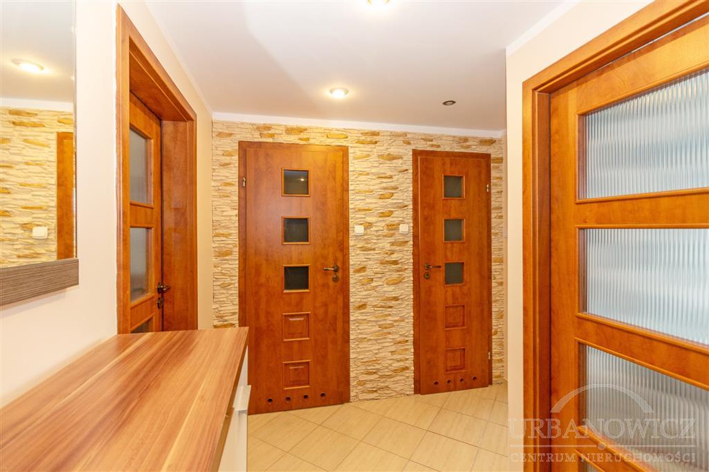 Atrakcyjne 3 pokojowe z dużą loggią ! (8)