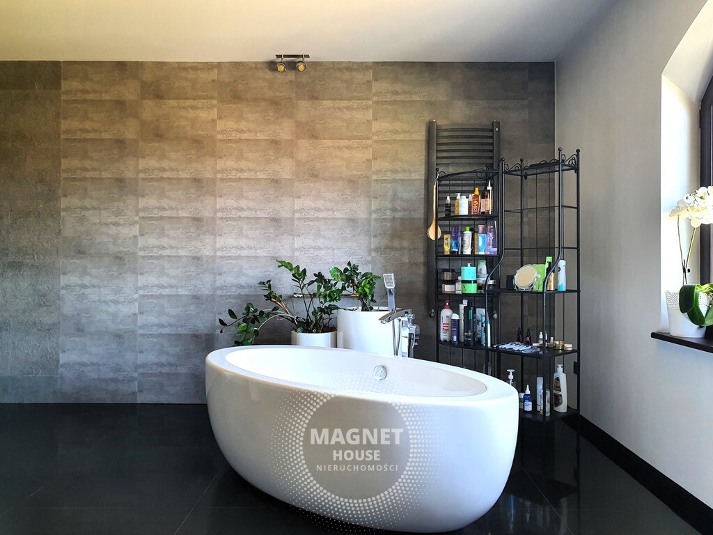 Okazja! Dom nad jeziorem z basenem i sauną (17)