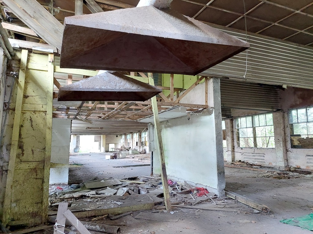 Działka  z halą magazynową (5)