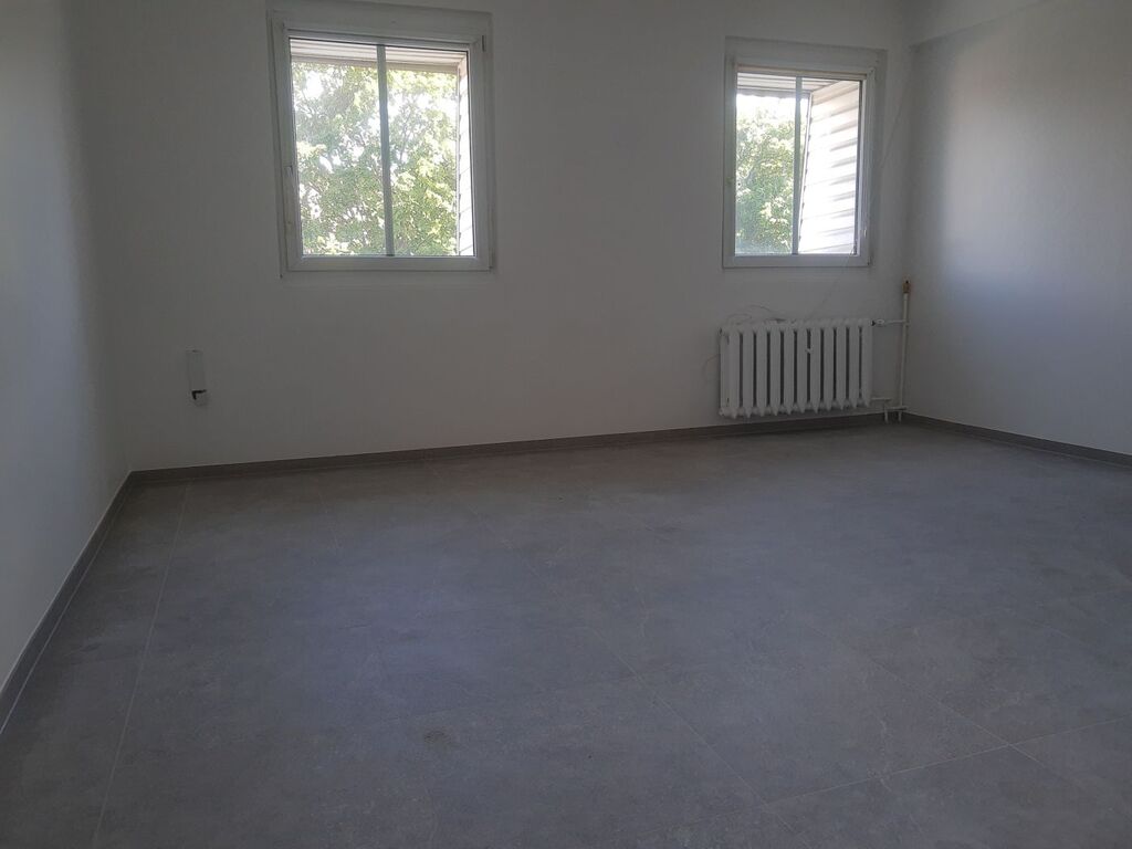 Lokal do własnej aranżacji - pow. 20,5 m2 (4)