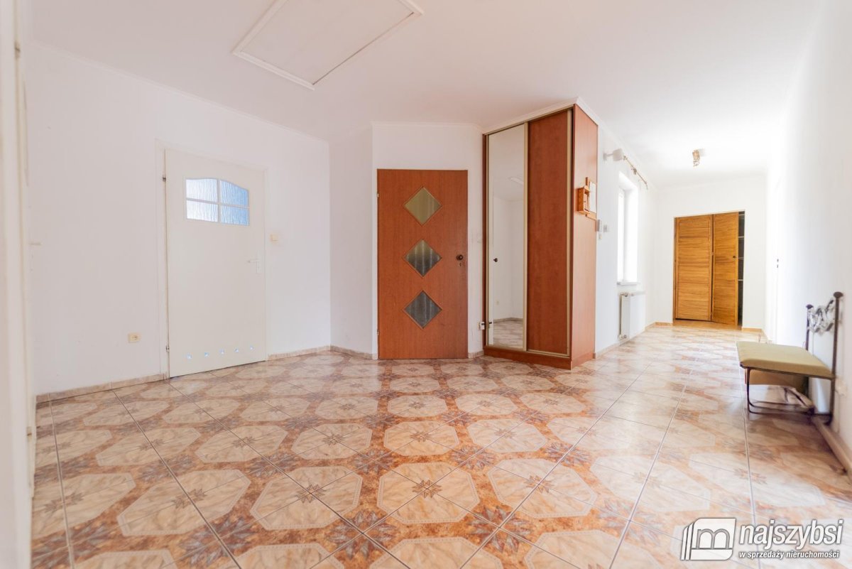 Węgorzyno-dom z lokalami użytkowymi (27)