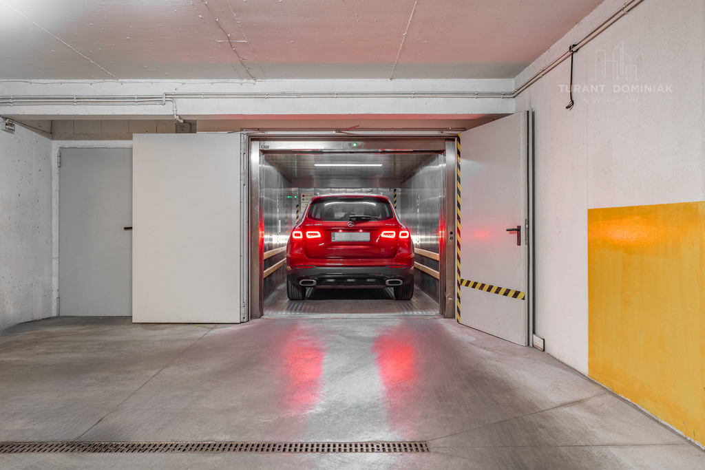 Nowocześnie urządzone biuro po kancelarii prawnej (27)