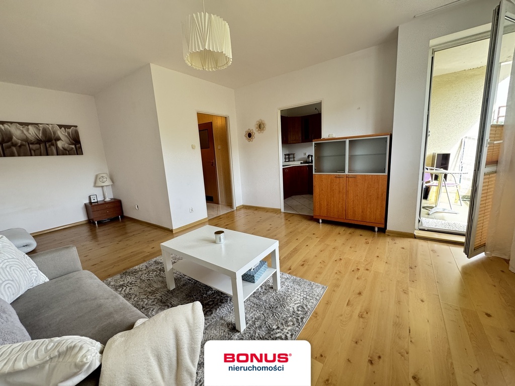 Atrakcyjna duża kawalerka na os.Bukowym (4)