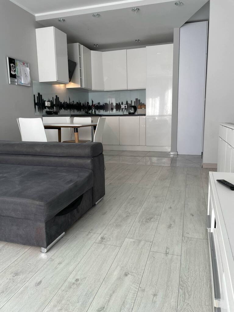 Nowoczesne mieszkanie z ogródkiem. (1)