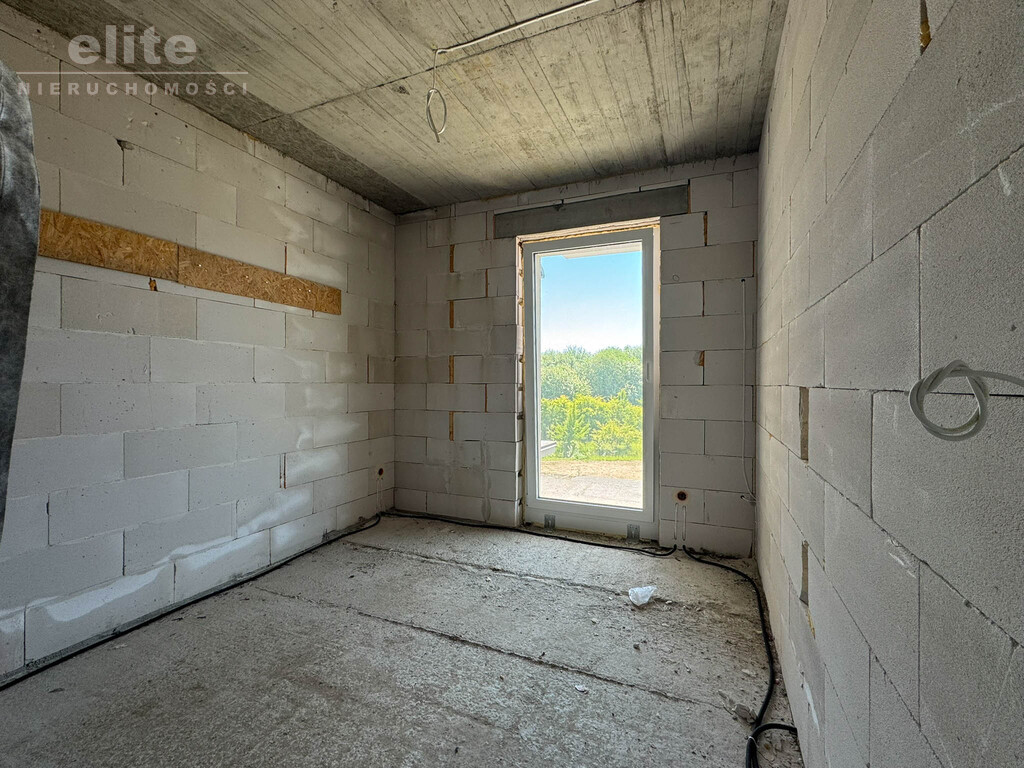 Dwupoziomowe mieszkanie 5 pokoi 2m.postojowe ogród (3)