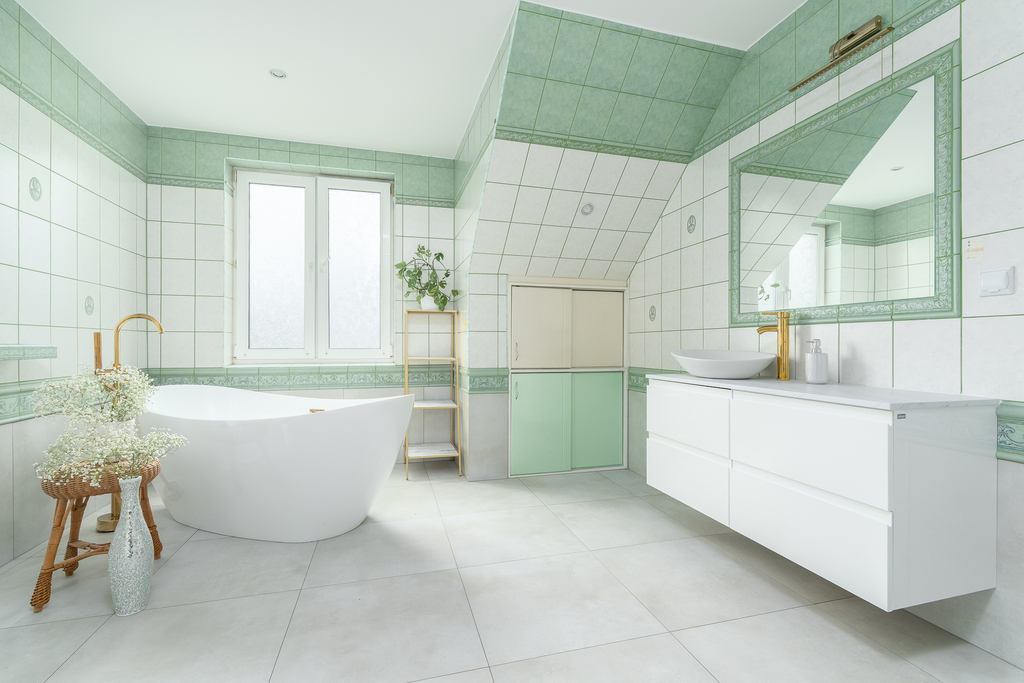 Piękny,rodzinny dom z ogrodem w spokojnej okolicy. (28)