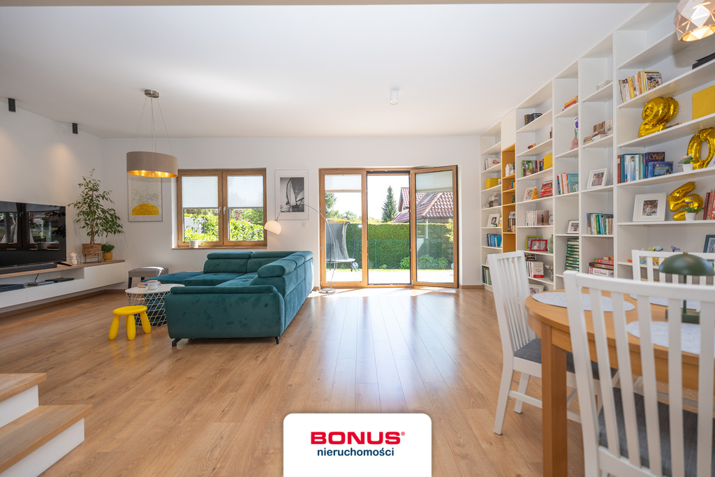 Dobra, bliźniak w świetnej lokalizacji!! (6)