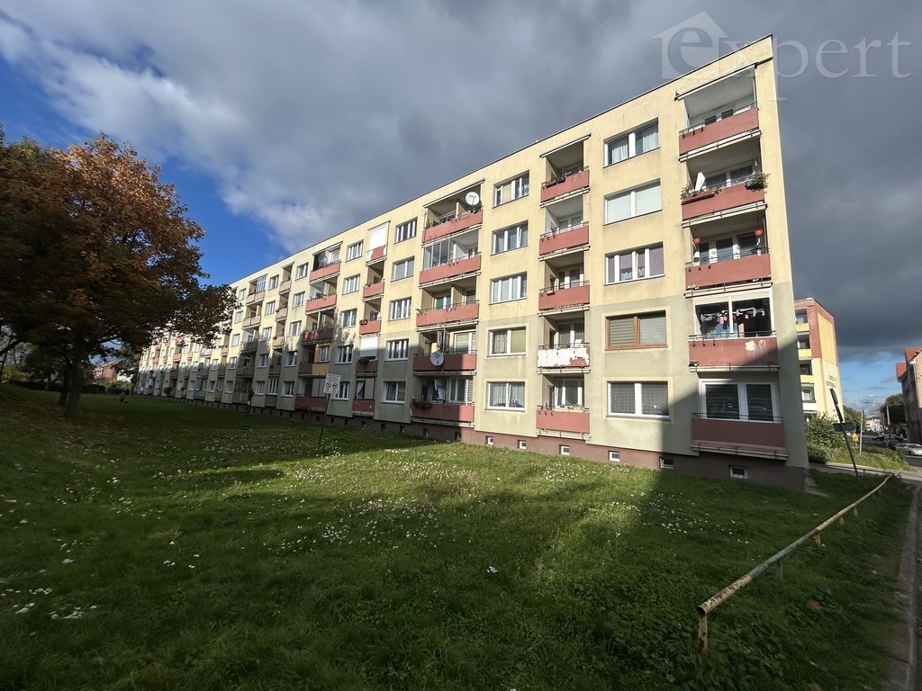 3 pokojowe mieszkanie z balkonem os. Kopernika (1)