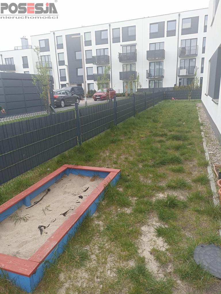 3-pok. mieszkanie z ogródkiem i miejscami postoj. (17)