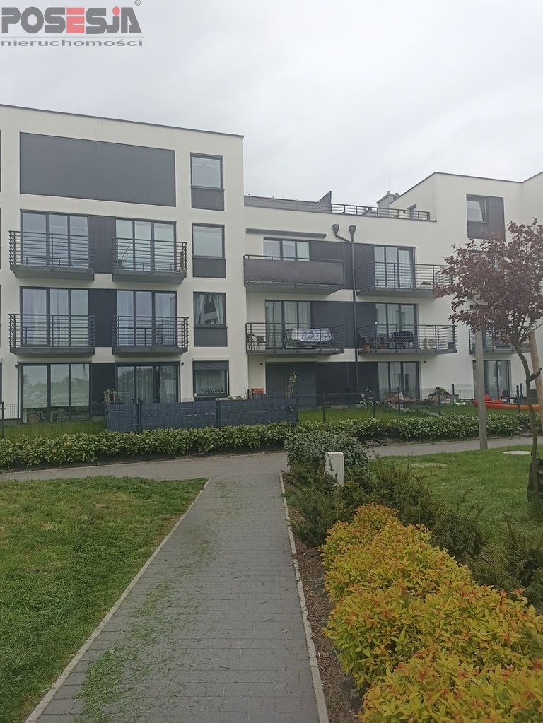 3-pok. mieszkanie z ogródkiem i miejscami postoj. (20)