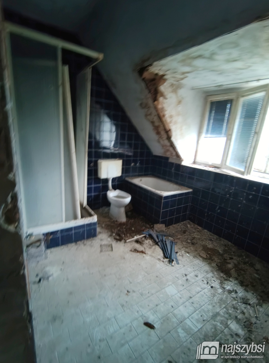 Część domu mieszkalno-usługowego. (5)