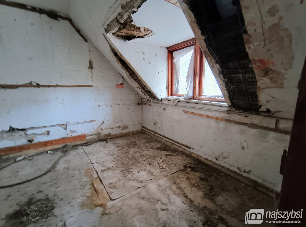 Część domu mieszkalno-usługowego. (7)