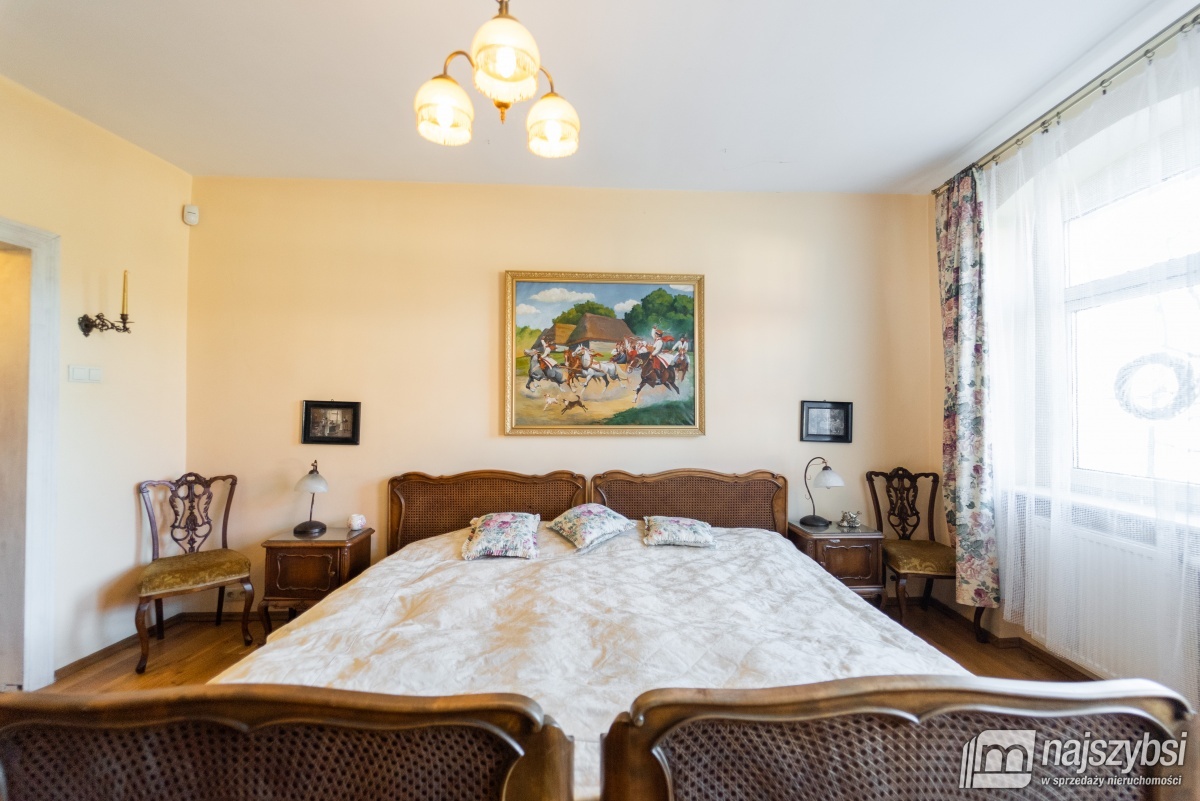 Dom  nad jeziorem. (10)