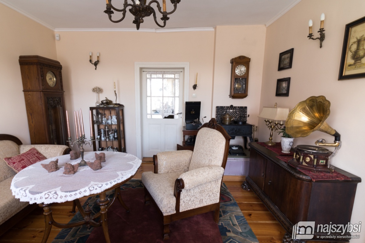 Dom  nad jeziorem. (11)