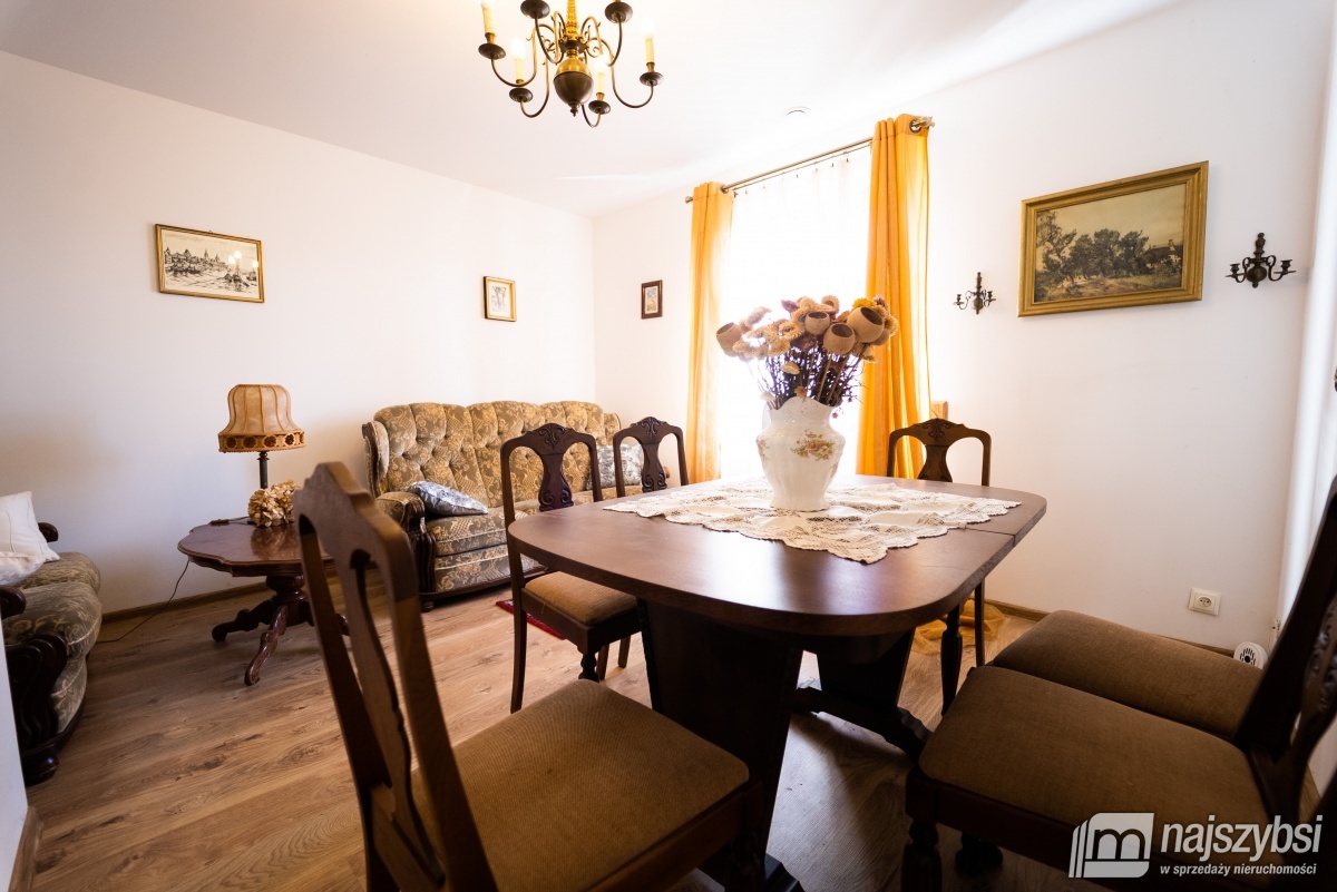 Dom  nad jeziorem. (13)