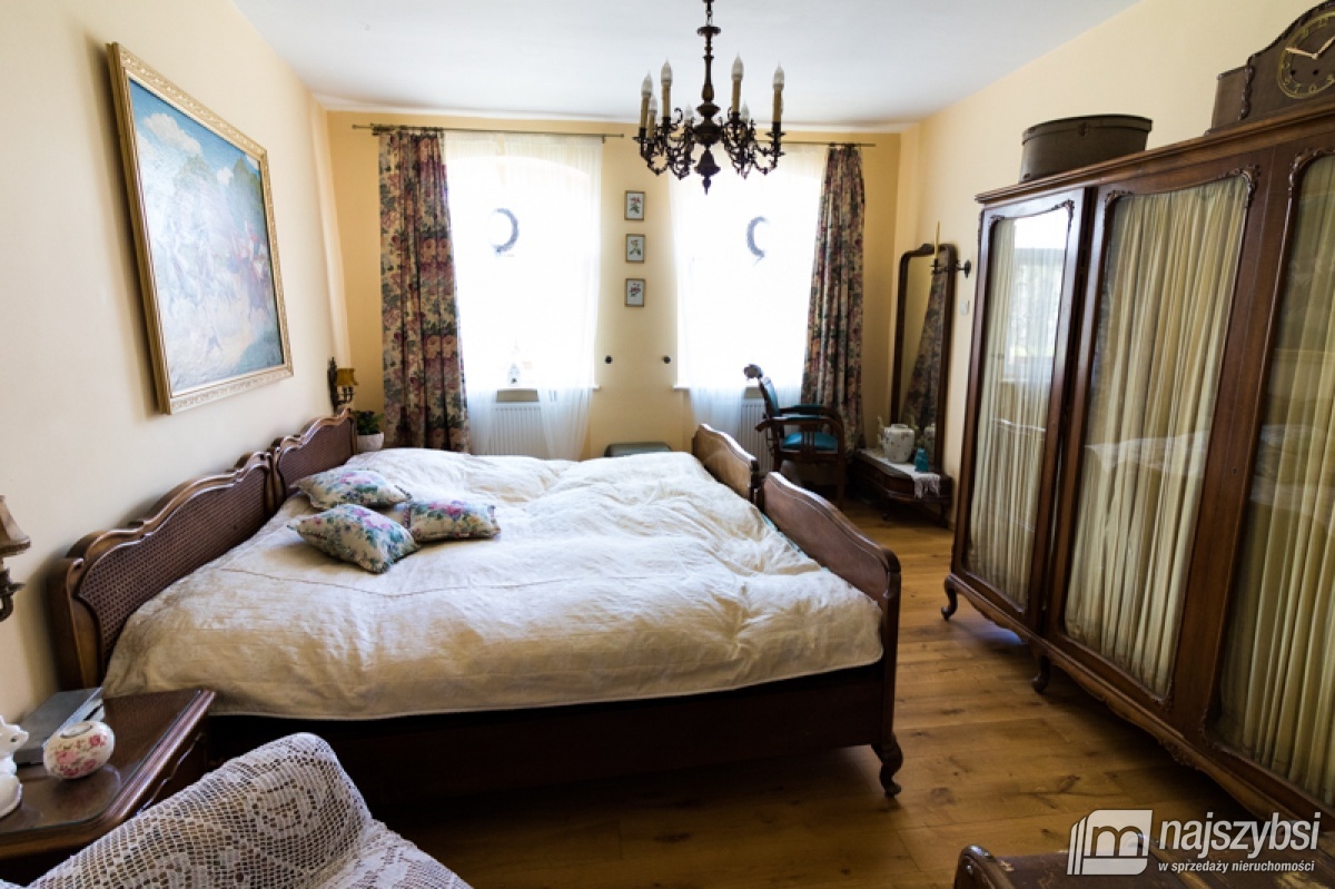 Dom  nad jeziorem. (14)