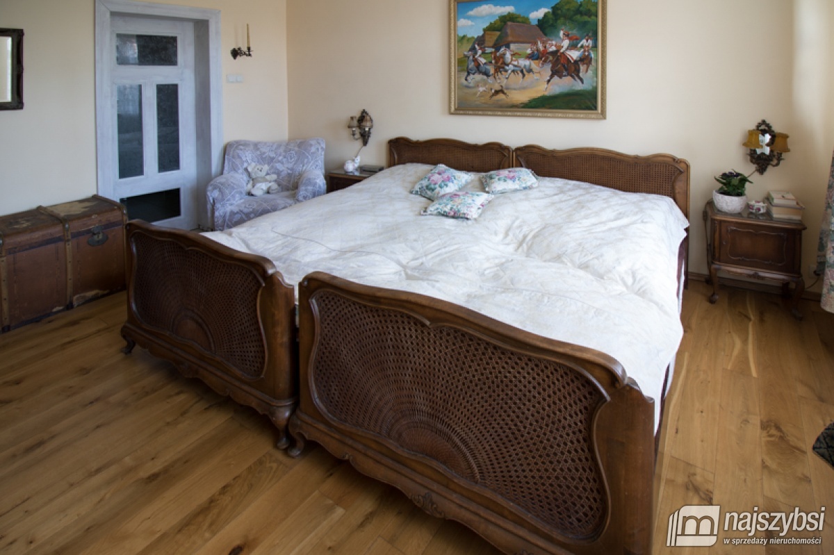 Dom  nad jeziorem. (15)