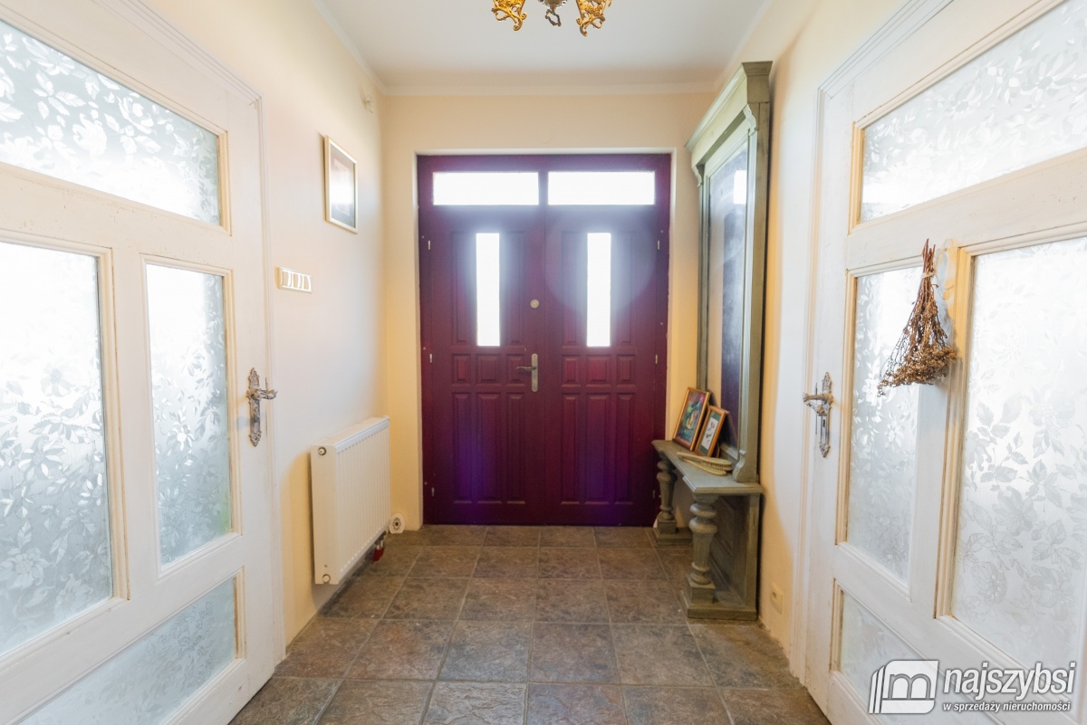 Dom  nad jeziorem. (18)