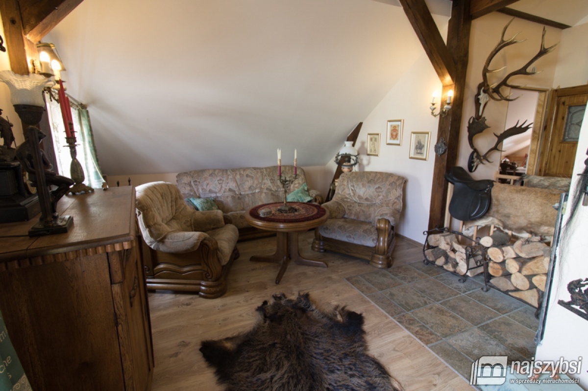 Dom  nad jeziorem. (21)